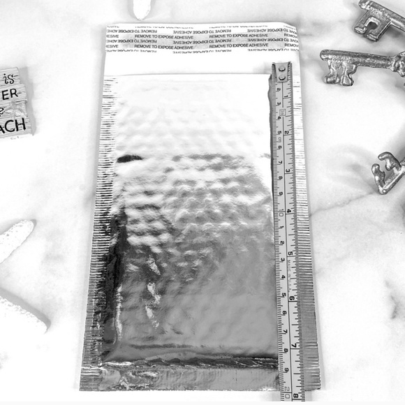 Clearance 25 4X8 Metallic Silver Bubble Mailer - Picture 11 of 12